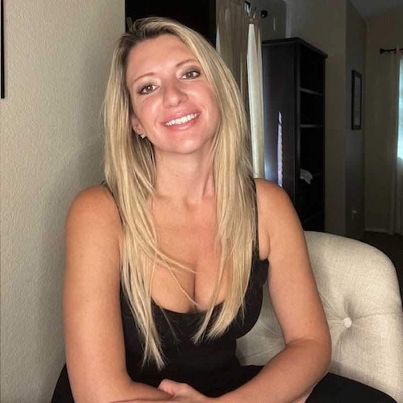 Jenn April