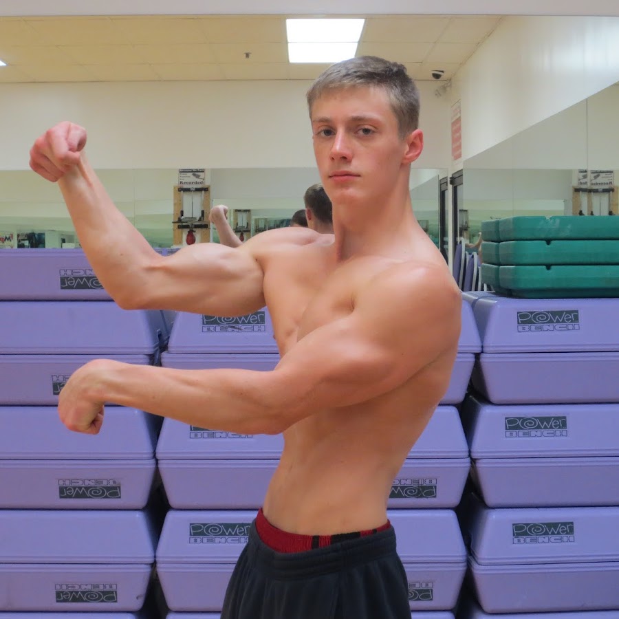 Big Teen Bodybuilder Nick 109
