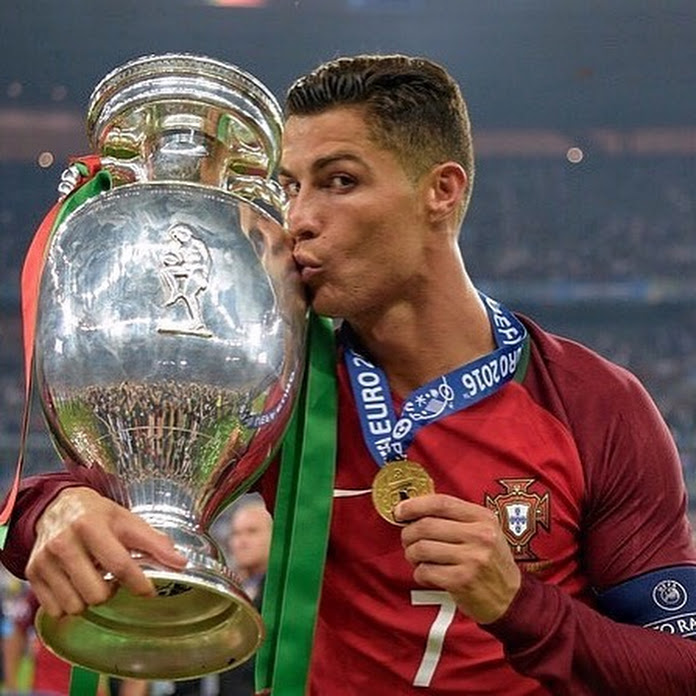 Fans VN Cristiano Ronaldo Net Worth & Earnings (2026)