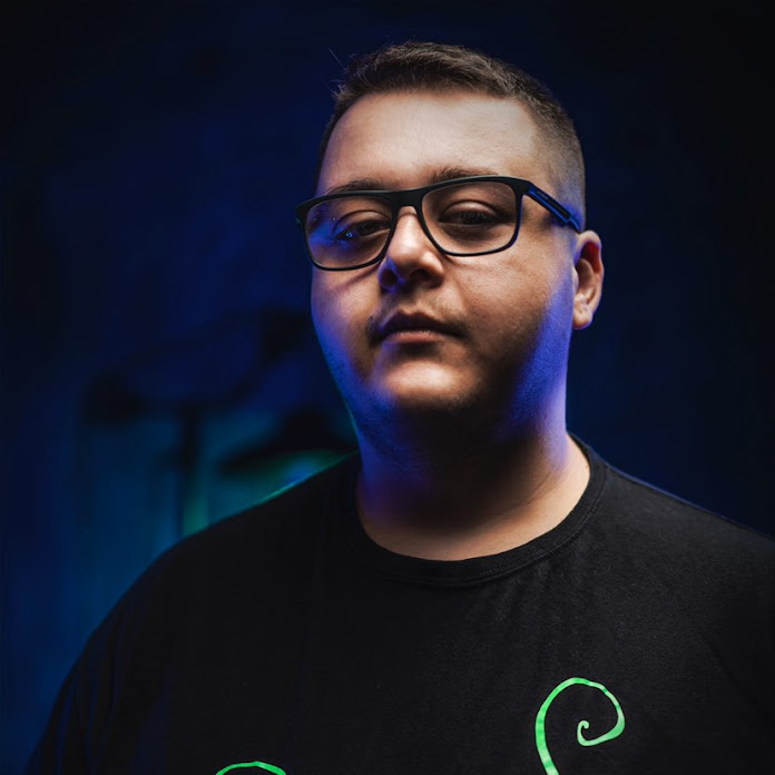 Stratoulis Net Worth & Earnings (2026)