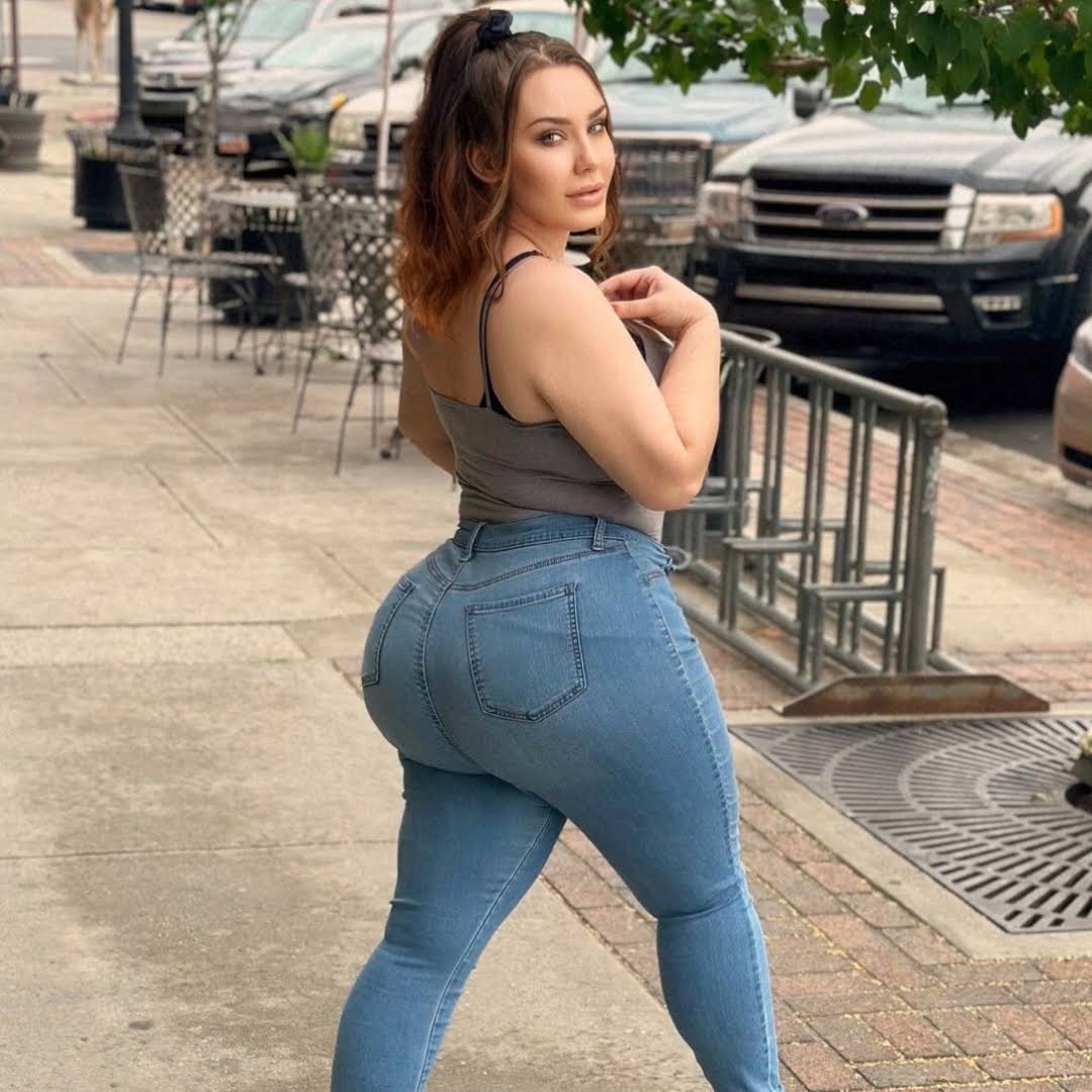 Post from Famous Insta Stars