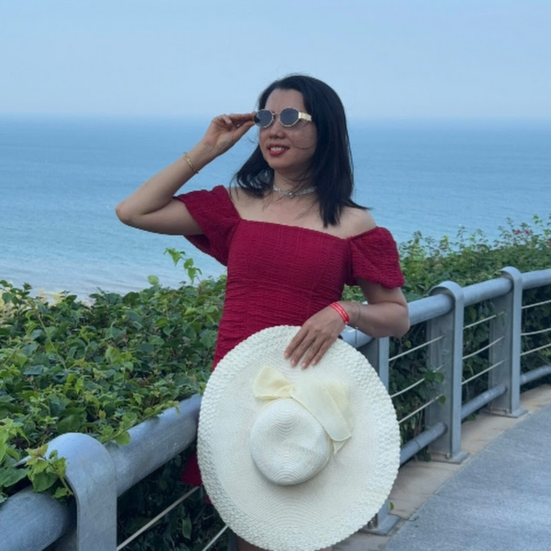 HỒNG THẮM - LUẬT HẤP DẪN OFFICIAL