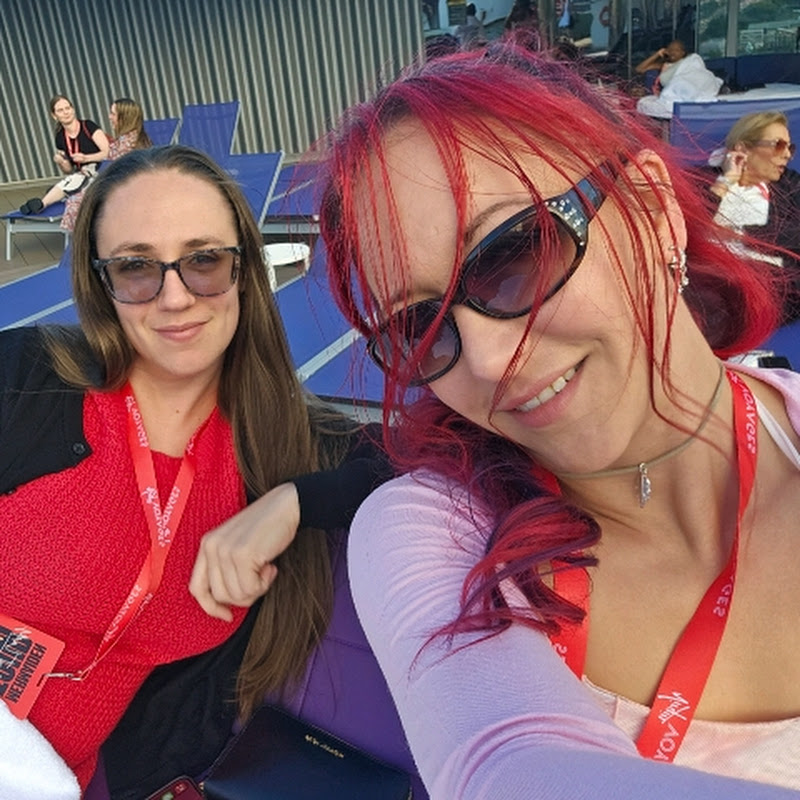 Wandering with Nicole | Luxury Travel Guides 