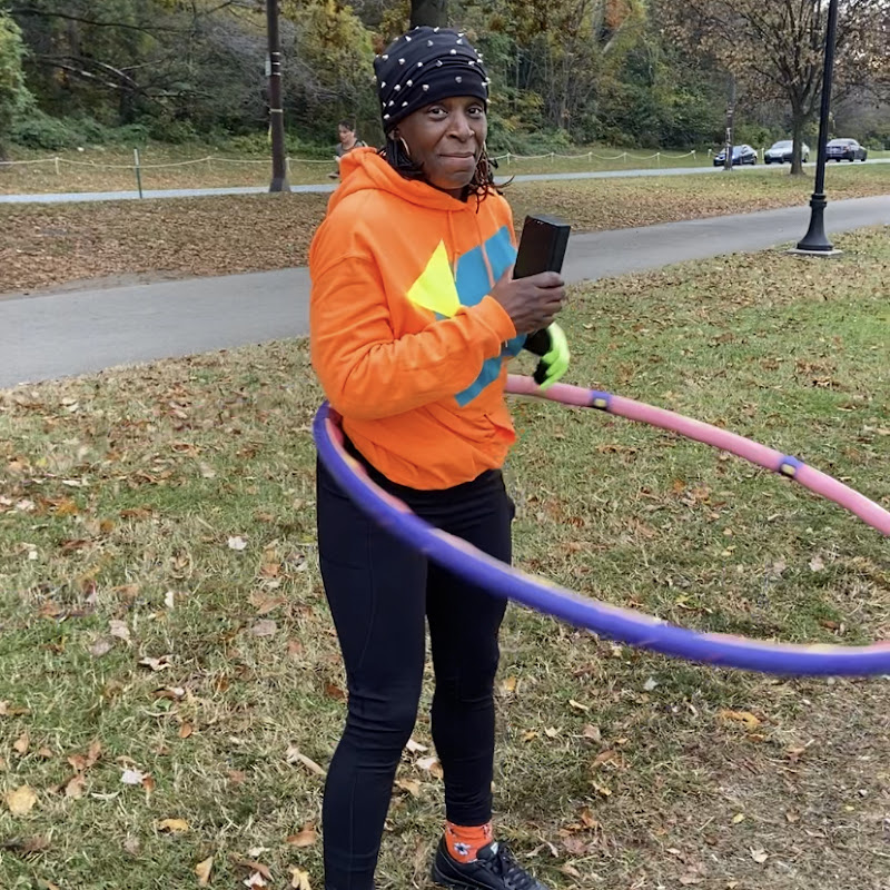 HULA-HOOP RUNNER..