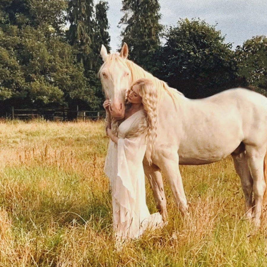 Janet Devlin - YouTube