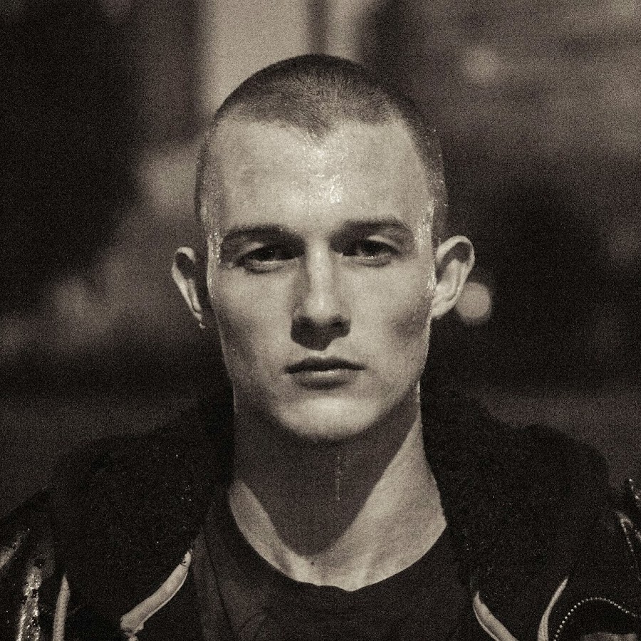 PoetBezUsov - YouTube