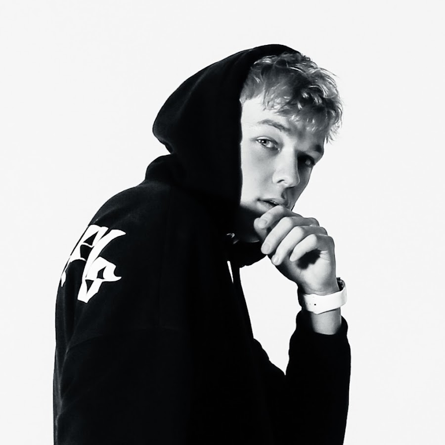 Jordan Comolli YouTube