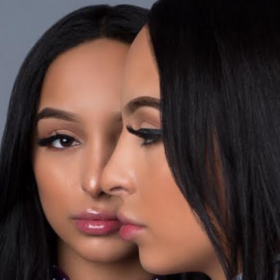 How Old Are The Siangie Twins
