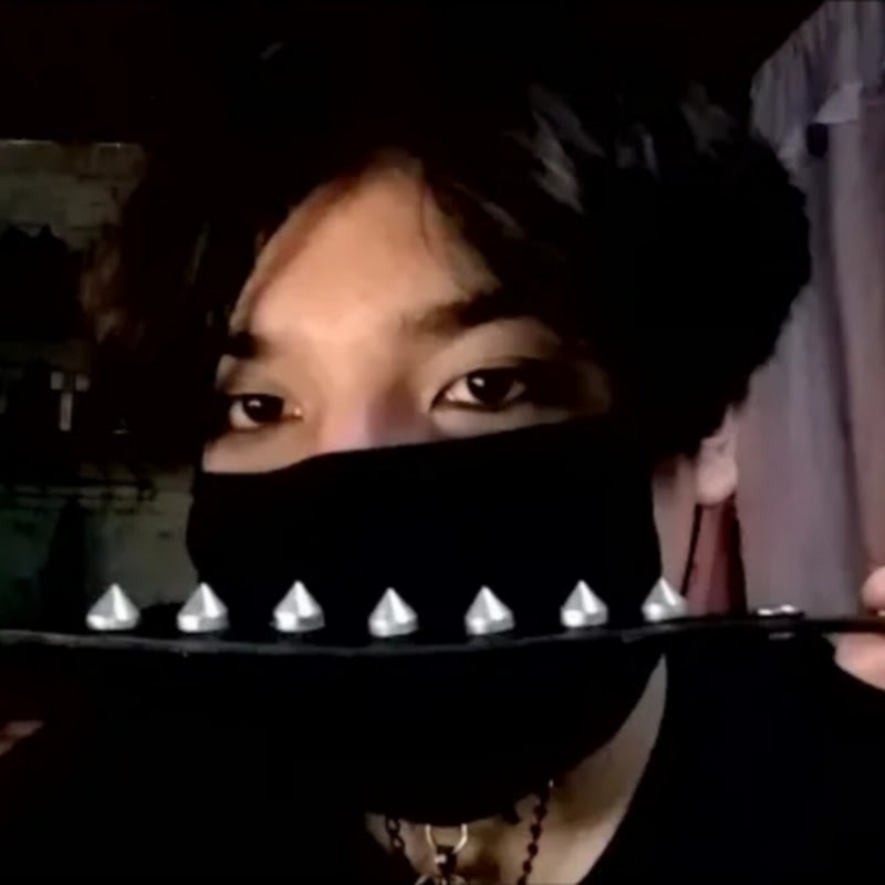 IVÁN El Emo Dark (Básico)