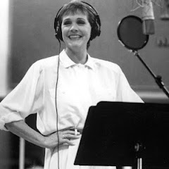 Julie Andrews - Topic