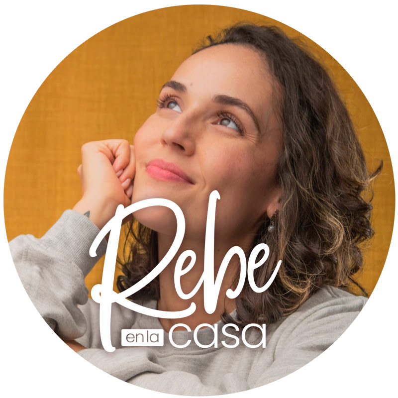 Rebe en la casa