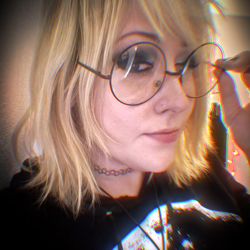 WhisperingPizza ASMR