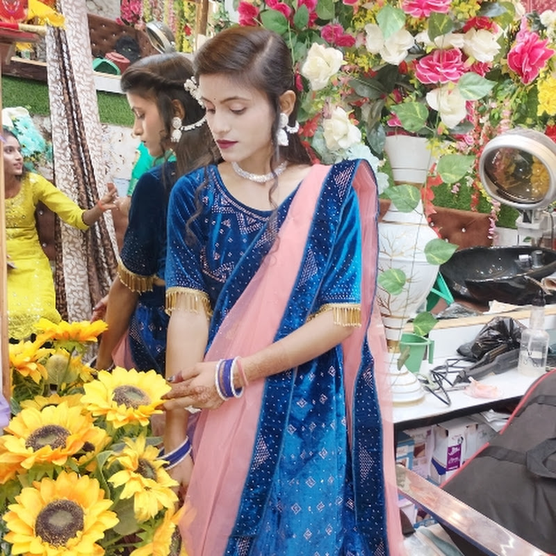 Hire  ITS SHILPI'S VLOGS  — Lifestyle & Vlogs YouTube creator for sponsorships