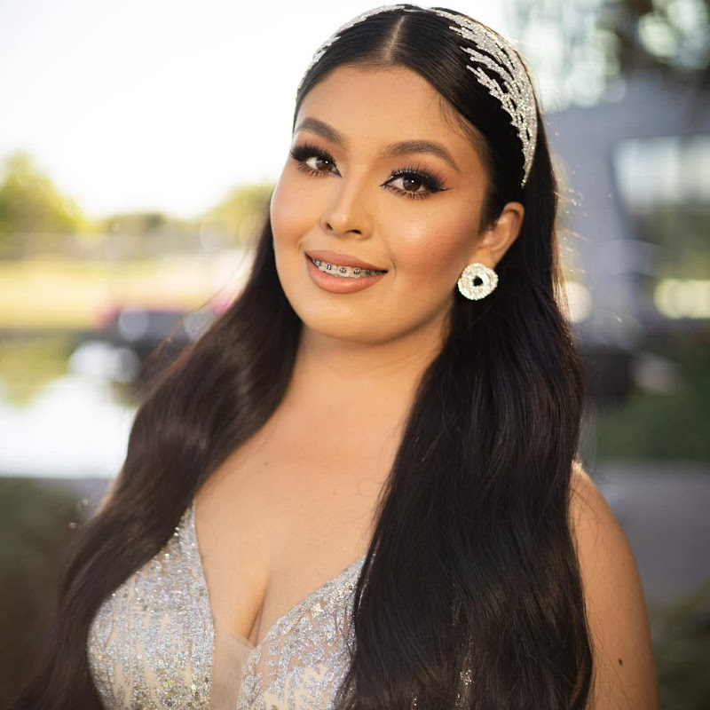 Lesslie Naciely