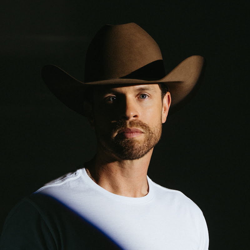 Dustin Lynch - Topic
