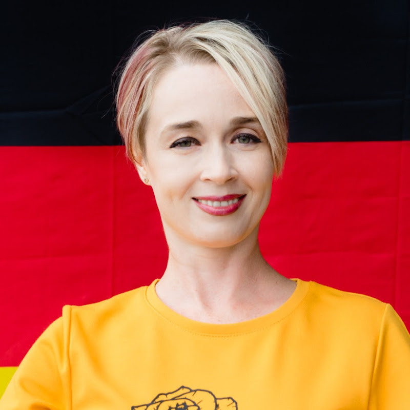 DEUTSCH MIT JULIA BOBE