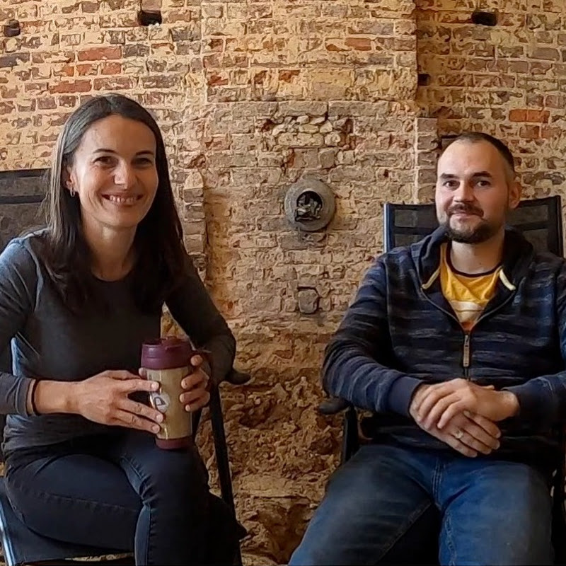 De Hoeve. No talk, just work Logo