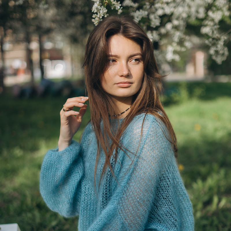 Mira Knitting