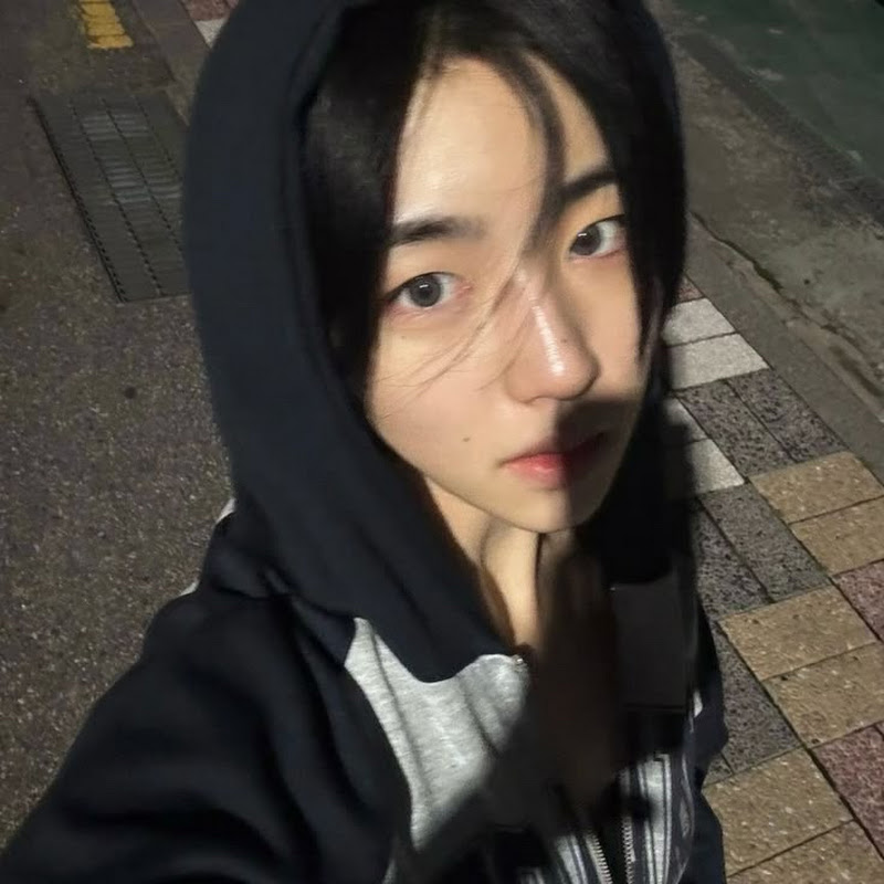 ~. 𝙈𝙪𝙞𝙘𝙝𝙞𝙧𝙤 𝙩𝙤𝙠𝙞𝙩𝙤 . ~