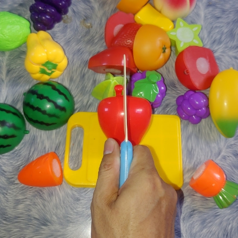 Cutting Fruits