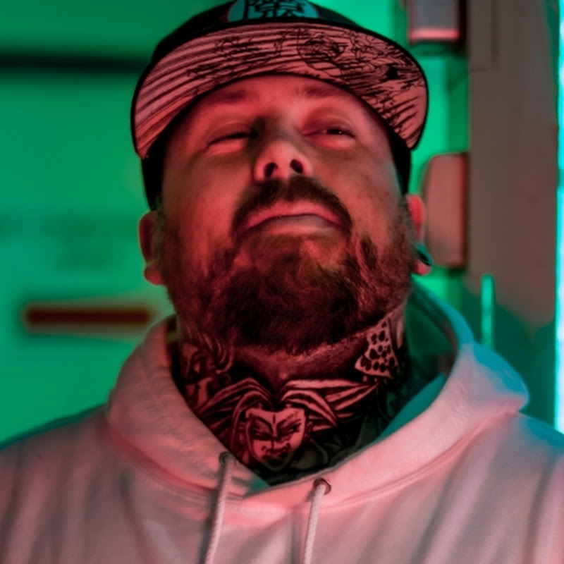 Exploring with Fighters