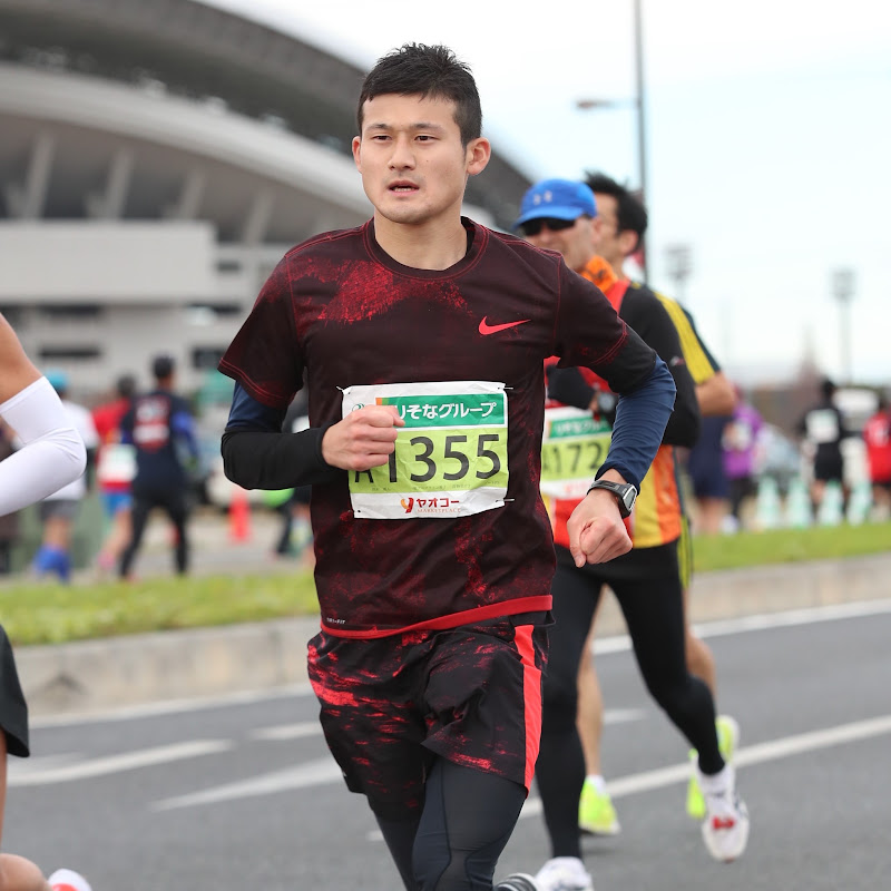 ランニングフォーム改善トレーナー鈴木勇人