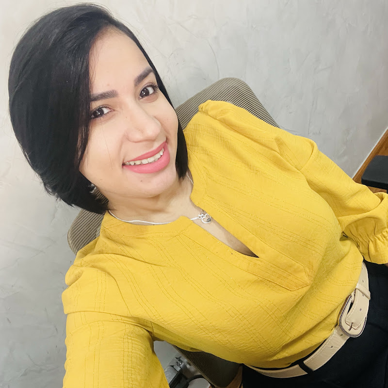 Roxanna Agesta Castillo...