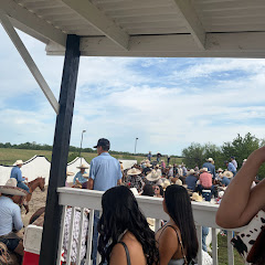 Julie 👻