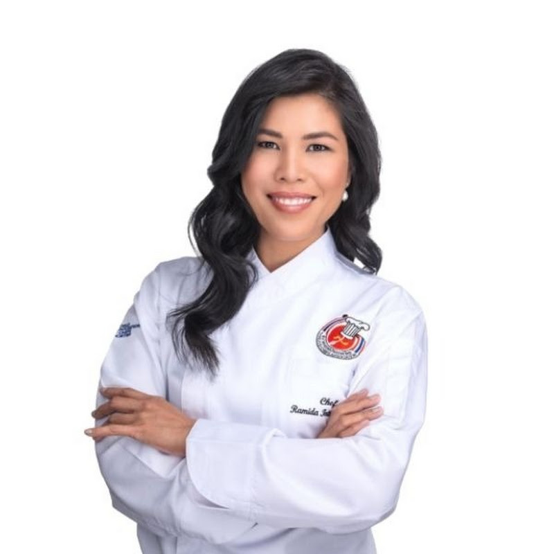  Chef Ramida -Thai Food Expert