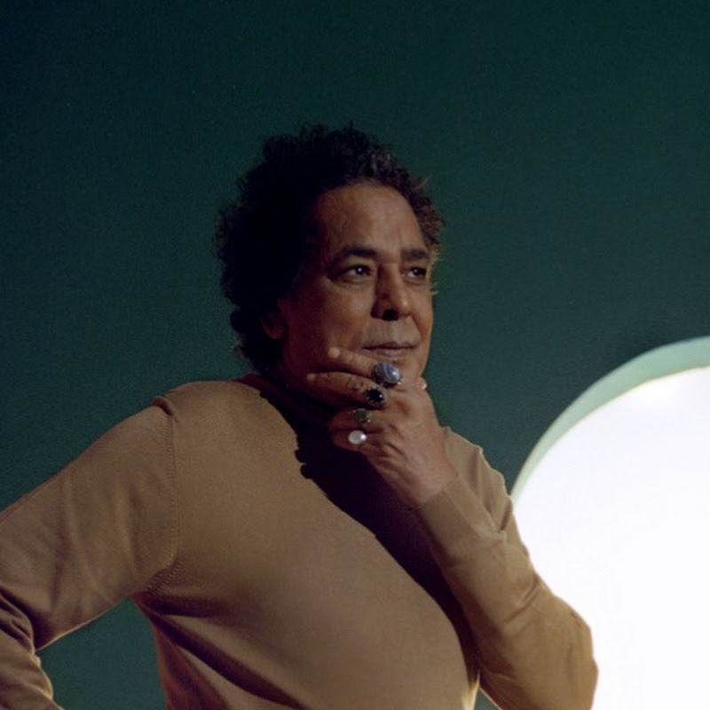 Mohamed Mounir - Topic