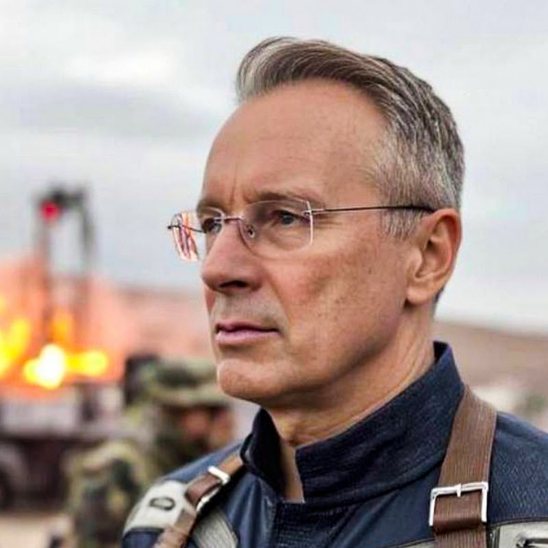 Дмитро Чекалкин Logo