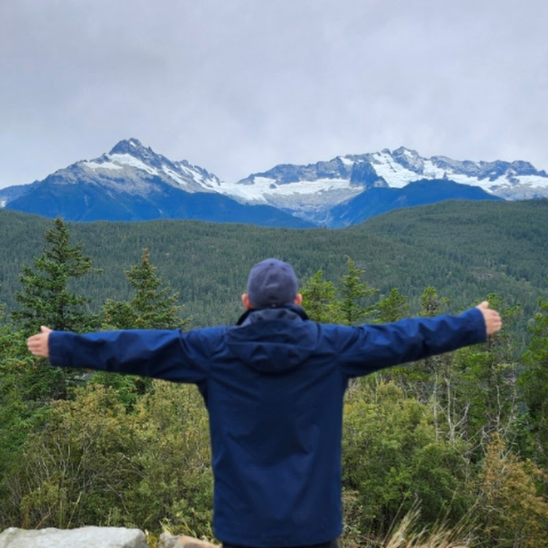 背包行者阿凡  Logo