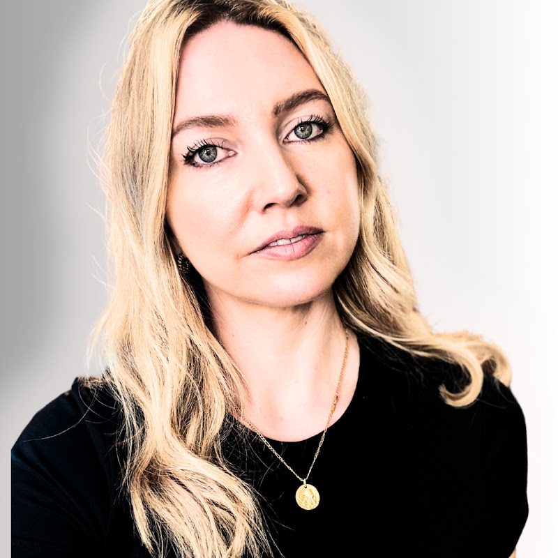 Singing w/ Kate Wand Logo