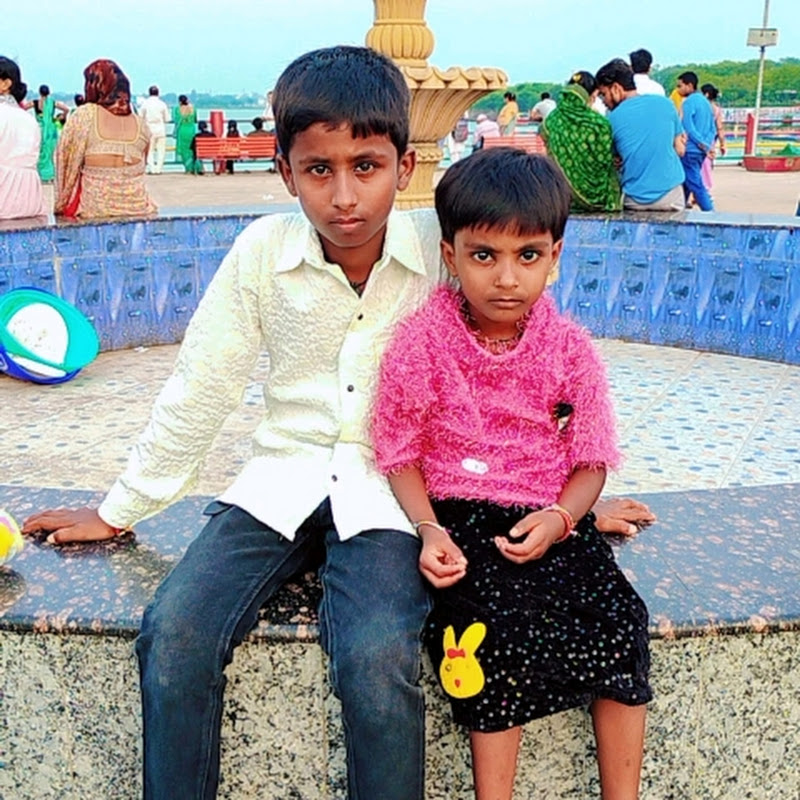 Hire pari youtuber — Beauty & Fashion YouTube creator for sponsorships