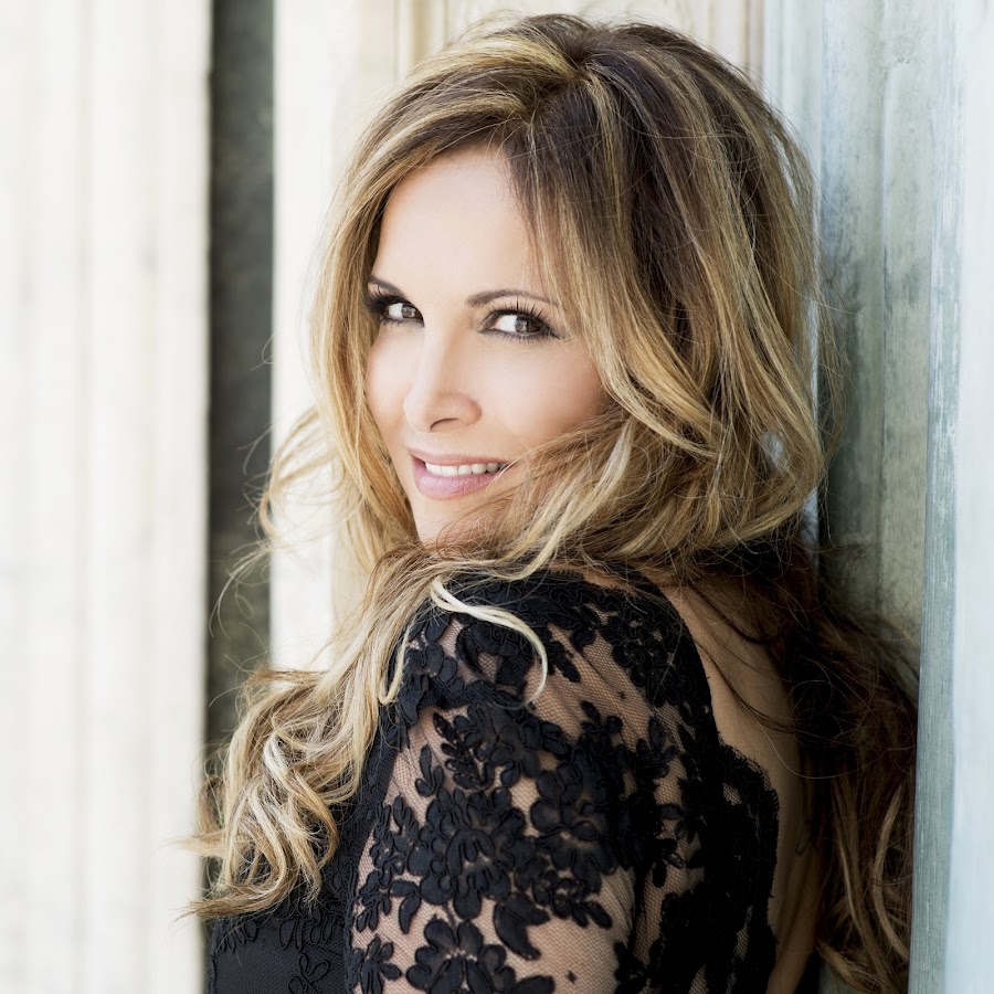 Hélène Ségara - Topic - YouTube