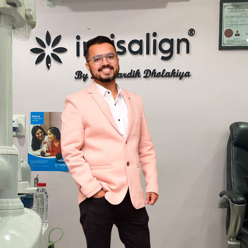 Dr. HARDIK DHOLAKIYA