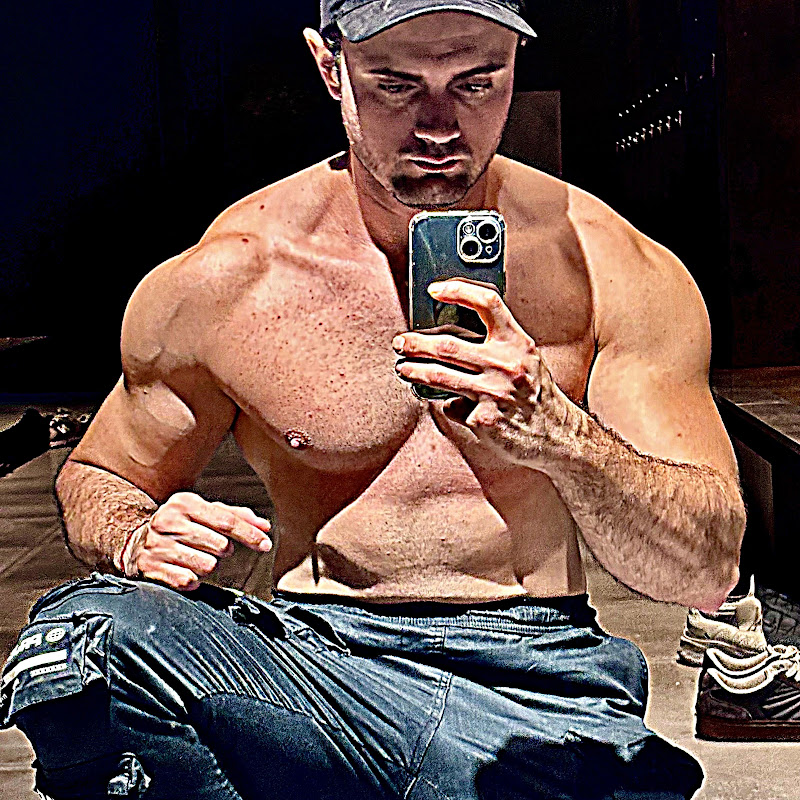 Алекс Корвин