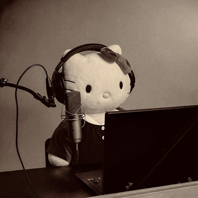 天天播客DAILY PODCAST Logo