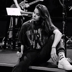 Hailee Steinfeld