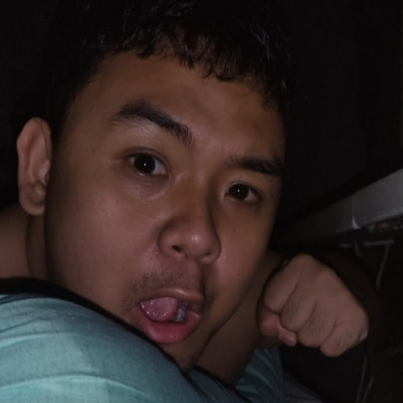 Hire Adrian Simpsen — Comedy (Sketches, Stand-up, Commentary) YouTube creator for sponsorships