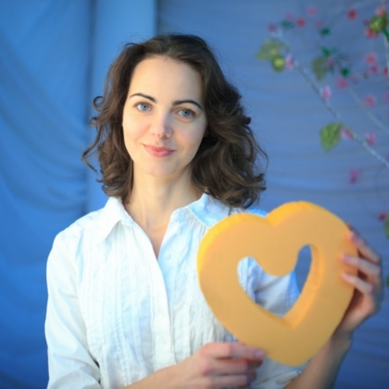 Обучение машинной вышивке с Еленой Лиманской Logo