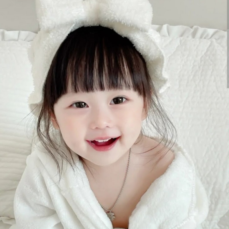 Chinese baby 🐥🐥