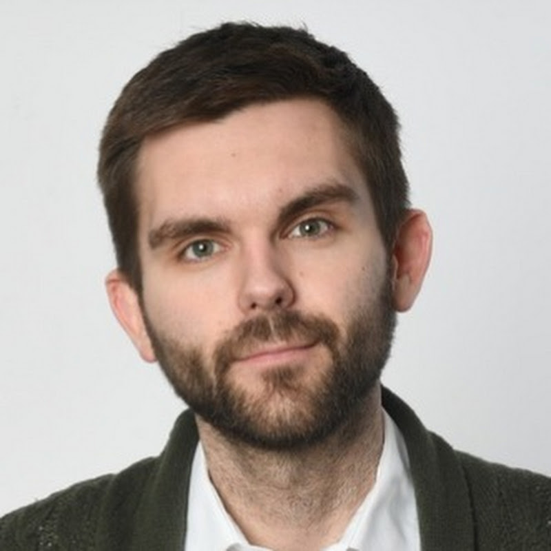 Роман Голованов Logo