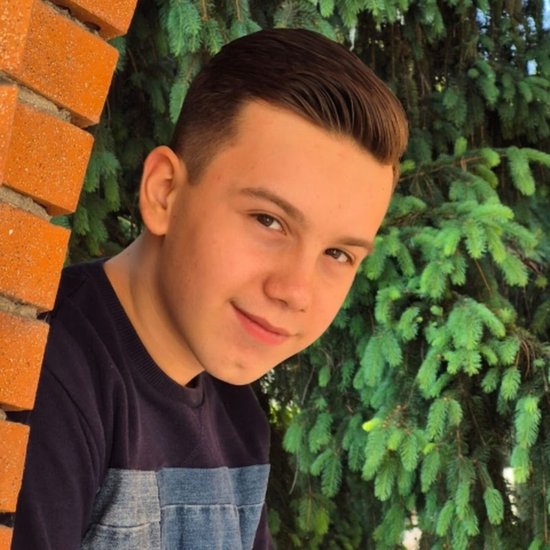 Hire Manuel Morelli Official — Music & Audio YouTube creator for sponsorships