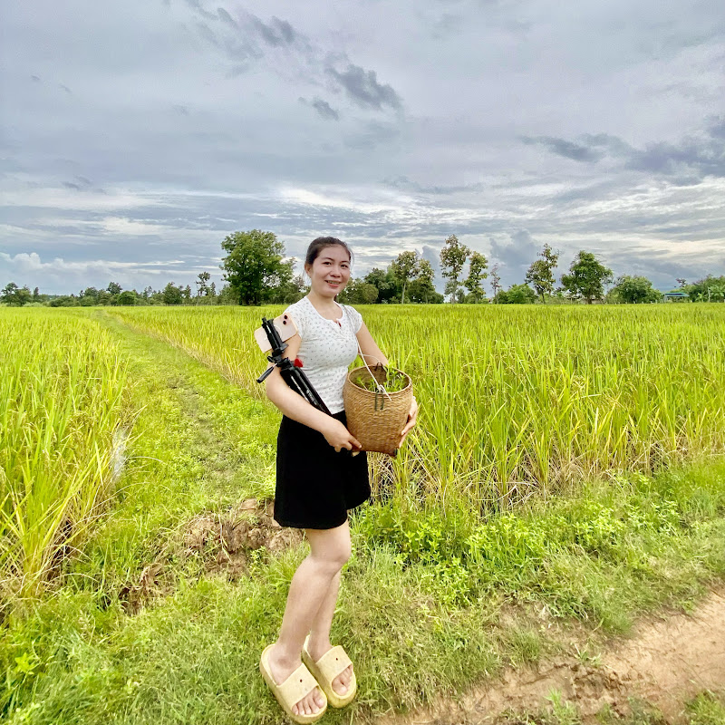 สาววัน ลั่นทุ่ง