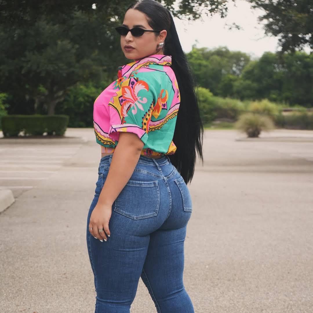 Post from Curvy Icons
