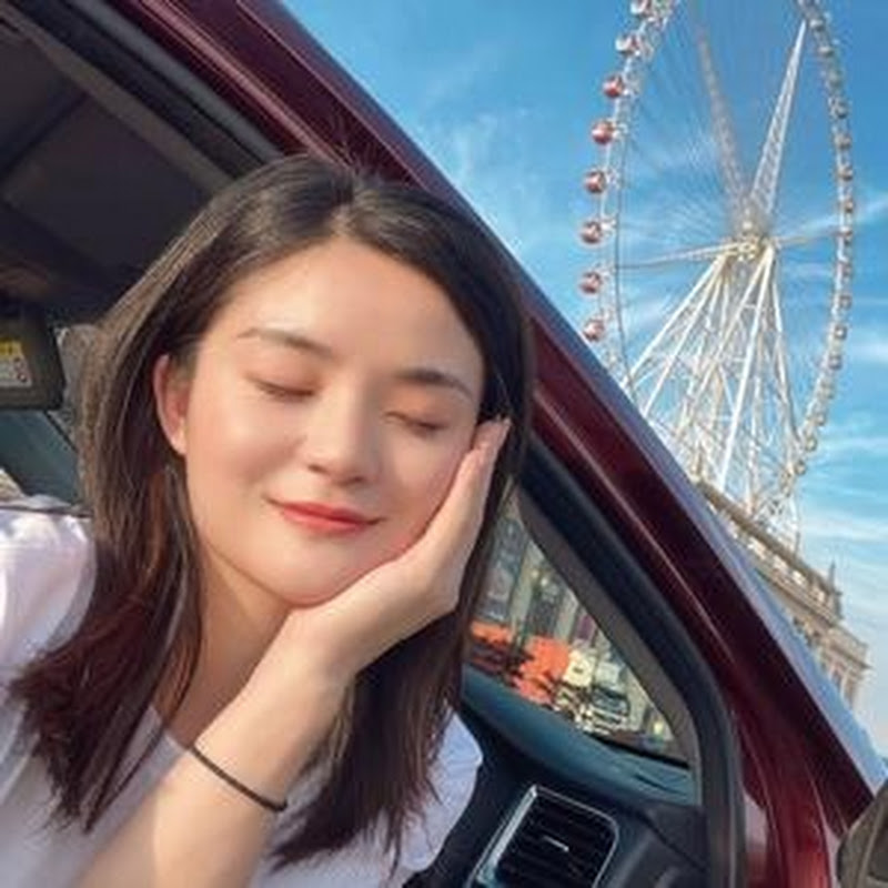 我是忐忑妞 Logo