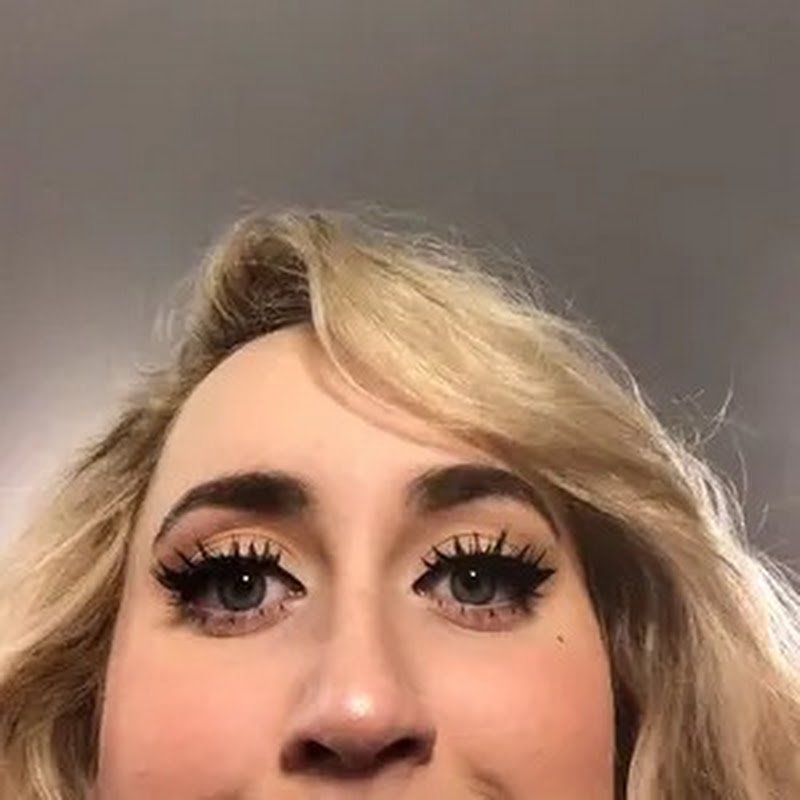 Brittany Broski Logo