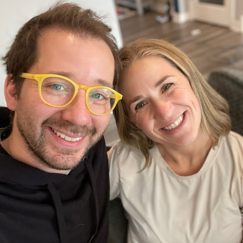 Chats Fam with MomChats and Dadchats