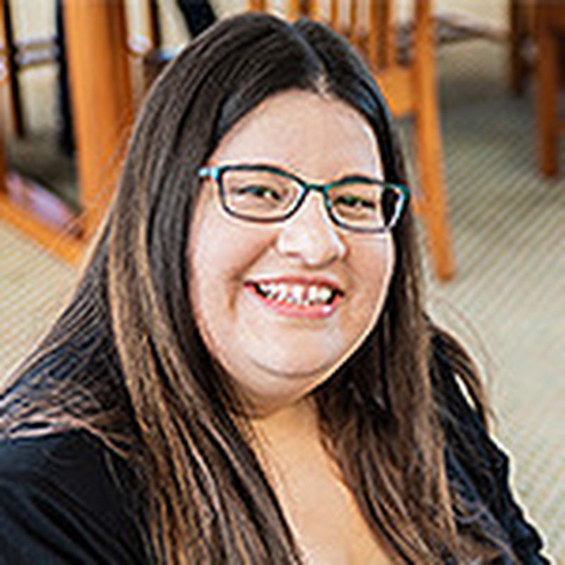 Dr. Maria D. Duenas